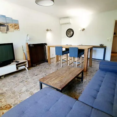 Homestay Bas De Avec Piscine *